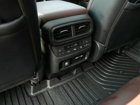 Used 2023 Honda Pilot Elite image 26