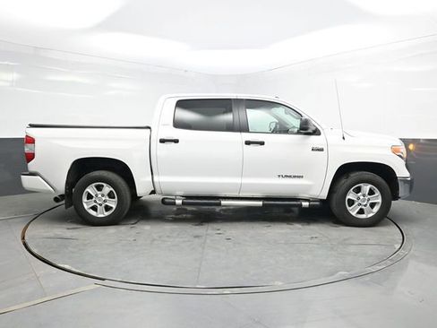 Used 2017 Toyota Tundra SR5 w/ SR5 Upgrade Package AWD/4WD image 8
