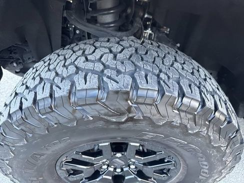 Used 2024 Ford Bronco Raptor w/ Interior Carbon Fiber Pack 6 AWD/4WD image 14