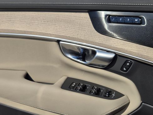 New 2026 Volvo XC90 B6 Plus image 25