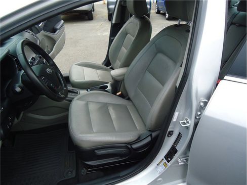 Used 2016 Kia Forte EX w/ EX Premium Package image 11