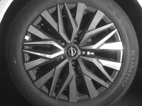Used 2025 Nissan Altima 2.5 SV FWD image 14