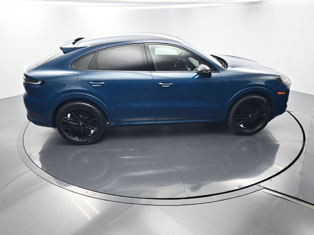 Certified 2024 Porsche Cayenne Coupe AWD/4WD image 41