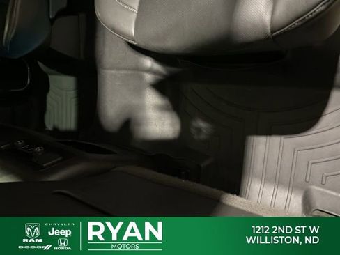 Used 2017 GMC Yukon XL SLT image 19