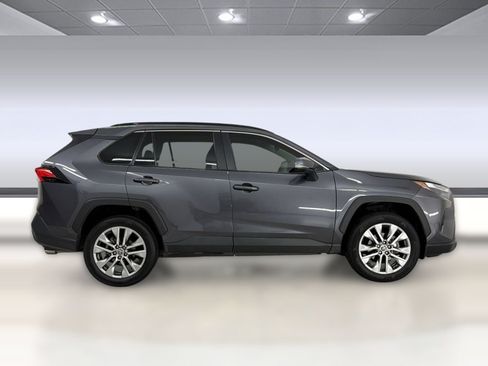 Used 2023 Toyota RAV4 XLE Premium FWD image 8