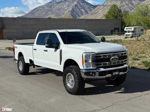 Used 2023 Ford F350 XLT AWD/4WD image 2