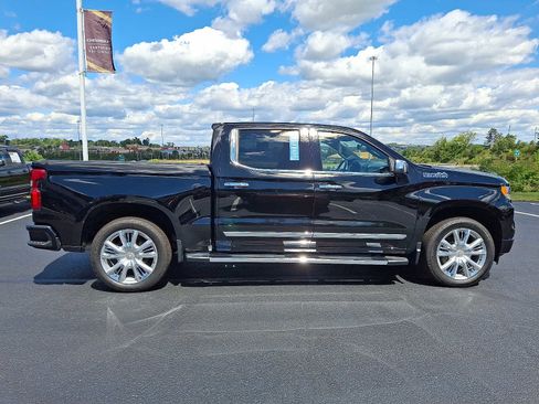 Used 2023 Chevrolet Silverado 1500 High Country w/ Technology Package image 8