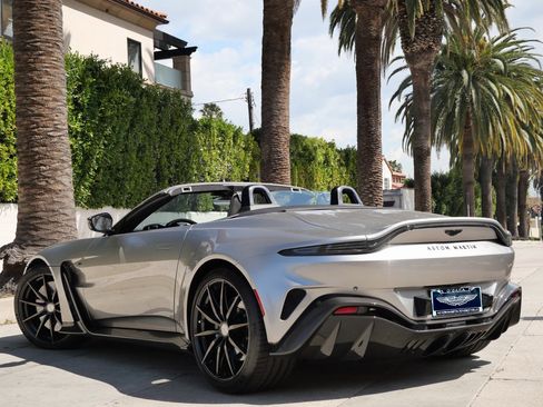 Used 2023 Aston Martin V12 Vantage Roadster image 2