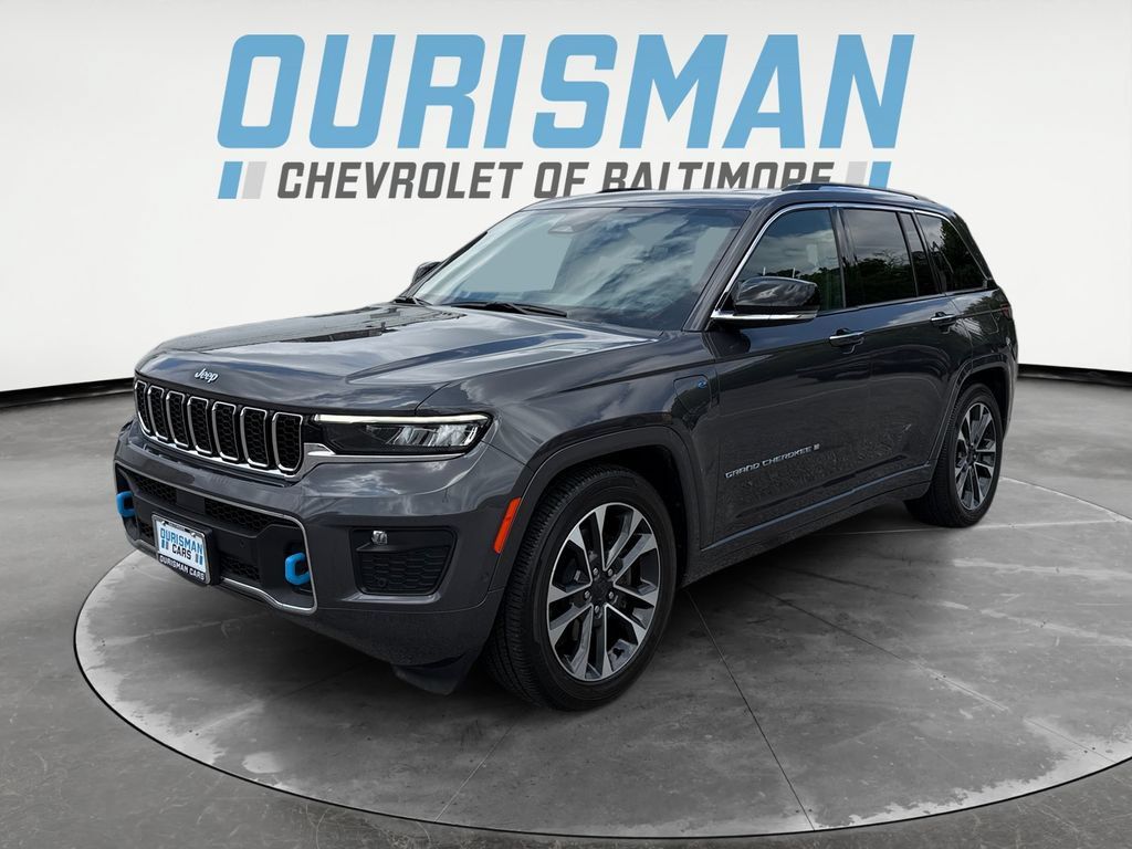 Used 2023 Jeep Grand Cherokee Overland AWD/4WD image 2