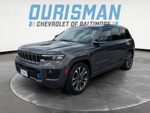 Used 2023 Jeep Grand Cherokee Overland AWD/4WD image 2