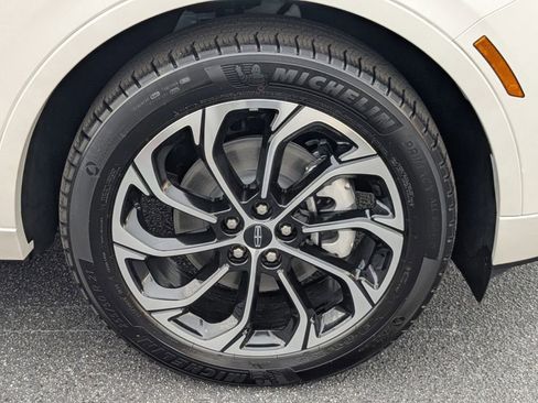 New 2026 Lincoln Nautilus Reserve image 11