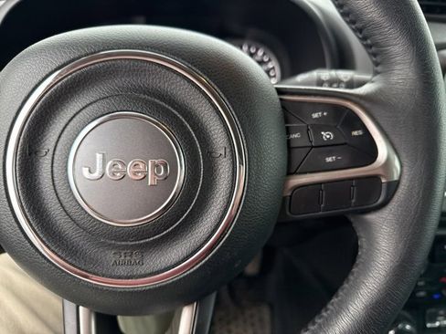 Used 2022 Jeep Renegade Limited image 11