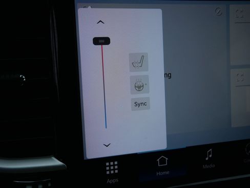 Used 2023 Chrysler Pacifica Touring image 33