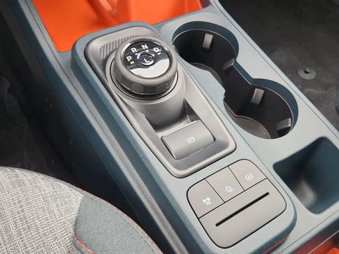 Used 2023 Ford Maverick XLT image 12