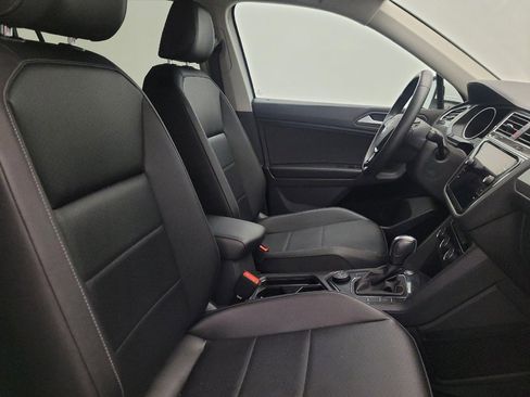 Used 2020 Volkswagen Tiguan SE AWD/4WD image 21