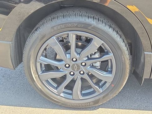 Used 2024 Chevrolet Equinox RS w/ LPO, Floor Liner Package FWD image 9