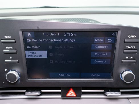 Used 2023 Hyundai Elantra SEL FWD image 18