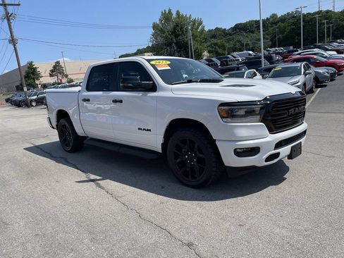 Used 2023 RAM 1500 Laramie AWD/4WD image 6