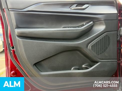 Used 2025 Jeep Grand Cherokee Altitude AWD/4WD image 14