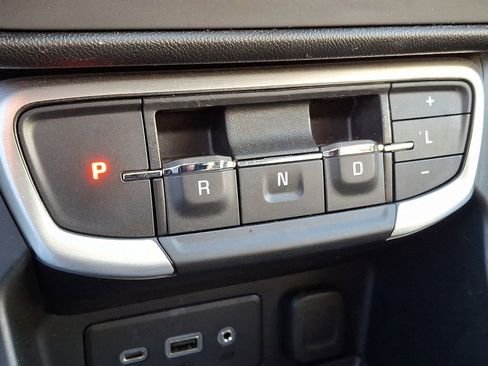 Used 2023 GMC Terrain SLE w/ Driver Convenience Package image 14