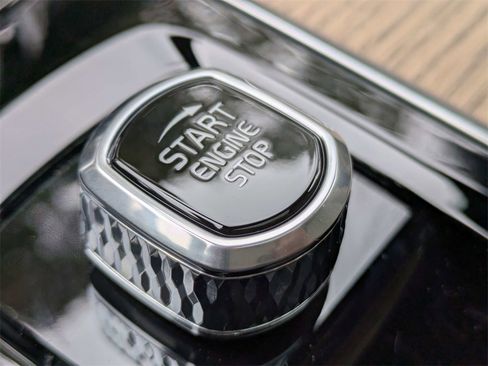 New 2026 Volvo XC60 B5 Plus w/ Protection Package Premier image 31