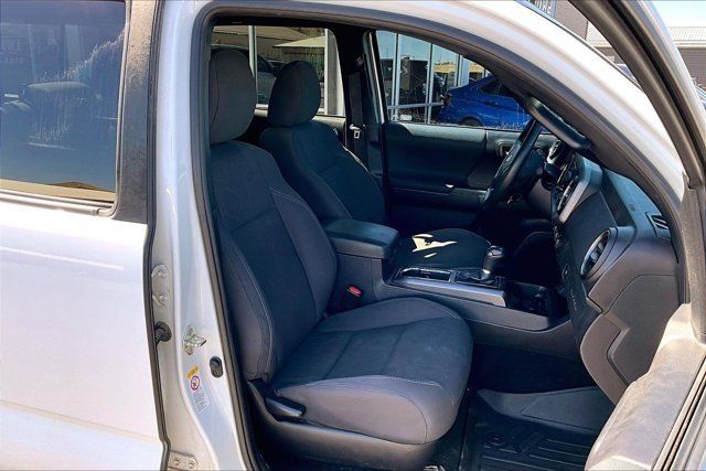 Used 2019 Toyota Tacoma TRD Off-Road AWD/4WD image 25