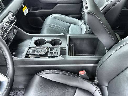 New 2026 Honda Pilot Touring image 19