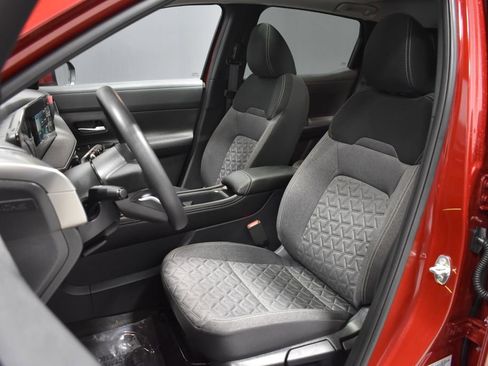 Certified 2025 Nissan Kicks SV w/ SV Premium Package image 4