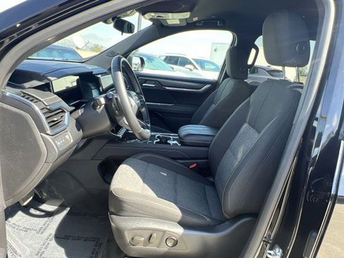 Used 2025 GMC Acadia Elevation image 19