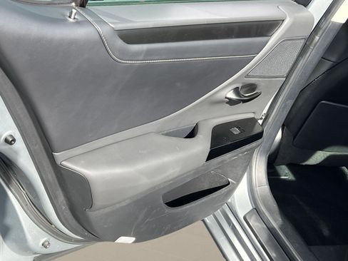 Certified 2022 Lexus ES 300h w/ Premium Package image 22