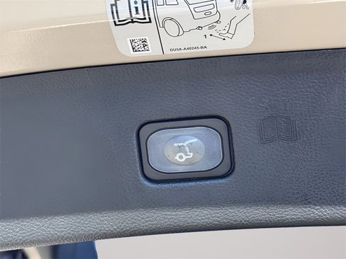 Used 2018 Ford Edge SEL w/ Equipment Group 201A image 36