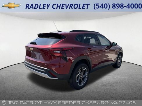 Used 2025 Chevrolet Trax LT FWD image 10