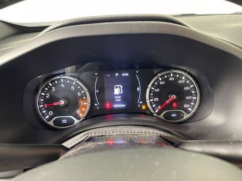 Used 2018 Jeep Renegade Altitude AWD/4WD image 5
