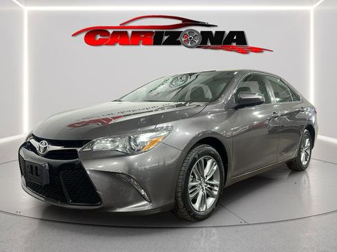 Used 2017 Toyota Camry SE image 1