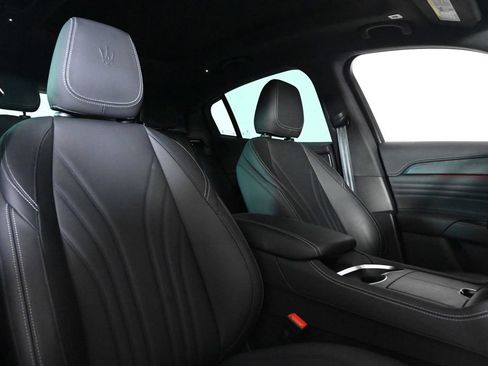 Used 2025 Maserati Grecale Modena AWD/4WD image 16