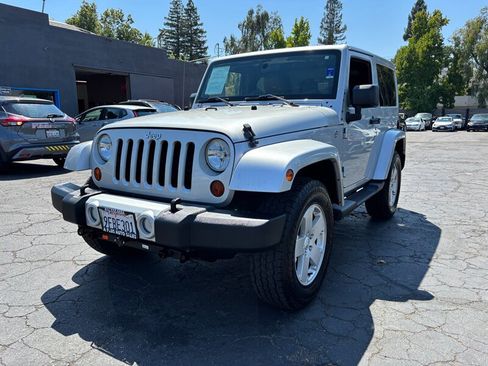 Used 2012 Jeep Wrangler Sahara AWD/4WD image 6