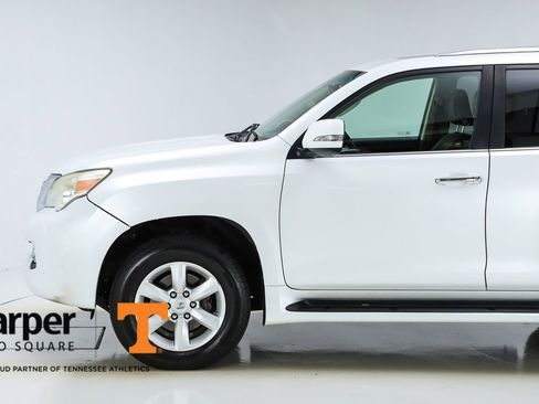 Used 2011 Lexus GX 460 image 3