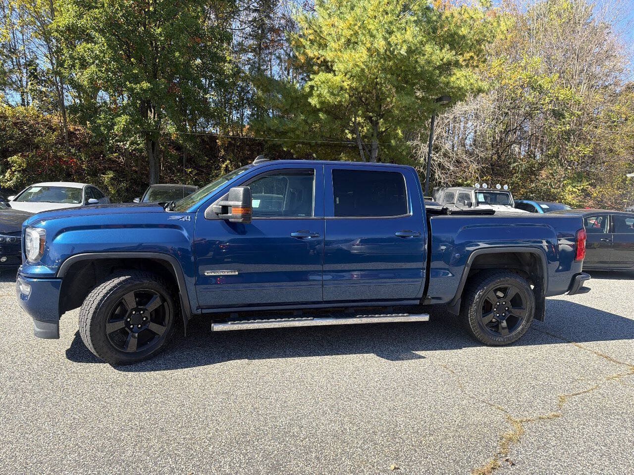 Used 2017 GMC Sierra 1500 SLE w/ Elevation Edition AWD/4WD image 10
