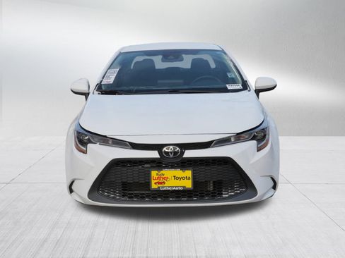 Certified 2022 Toyota Corolla LE image 2