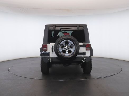 Used 2017 Jeep Wrangler Unlimited Sahara w/ Connectivity Group AWD/4WD image 19