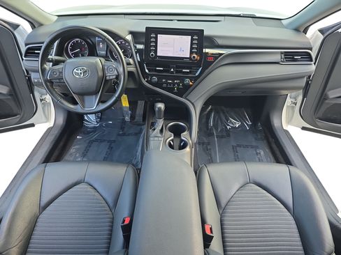Used 2024 Toyota Camry SE FWD image 9