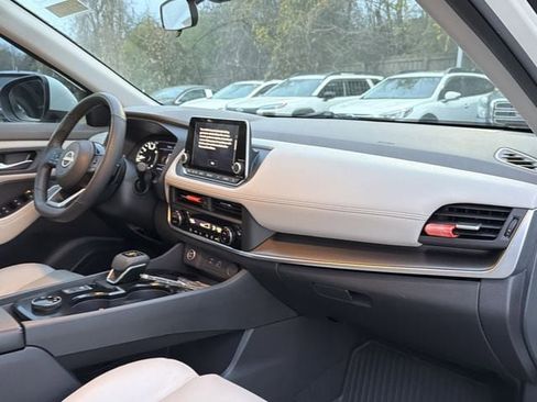 Used 2023 Nissan Rogue SV w/ SV Premium B Package image 21