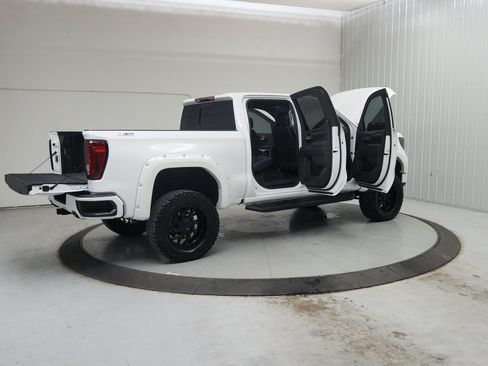 Used 2024 GMC Sierra 1500 Elevation w/ Preferred Package AWD/4WD image 16