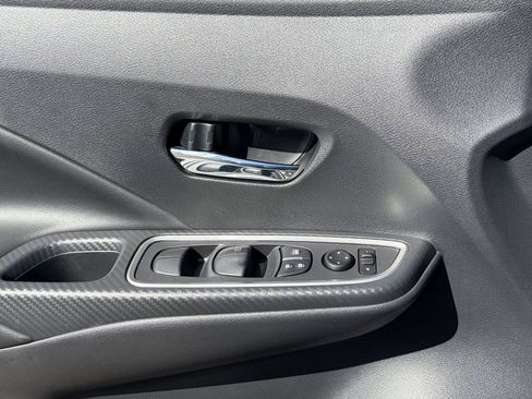 New 2025 Nissan Versa SR w/ Trunk Package image 22