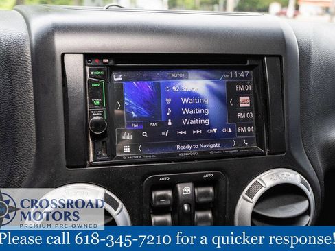 Used 2014 Jeep Wrangler Unlimited Sahara w/ Connectivity Group AWD/4WD image 35