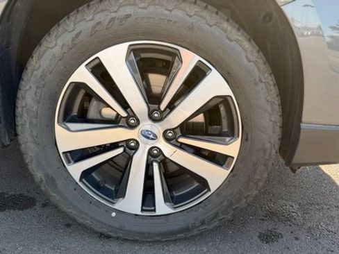 Used 2019 Subaru Outback 2.5i Limited AWD/4WD image 10