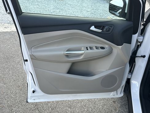 Used 2017 Ford Escape Titanium image 13