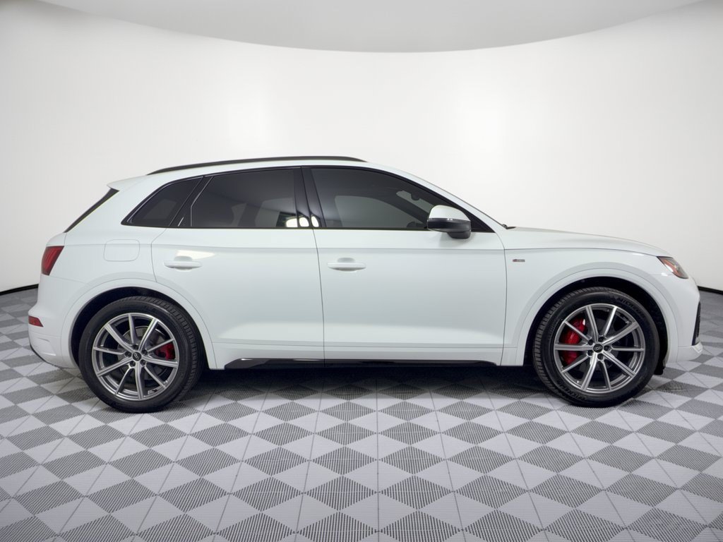 Used 2024 Audi Q5 e Premium Plus w/ Premium Plus Package AWD/4WD image 8