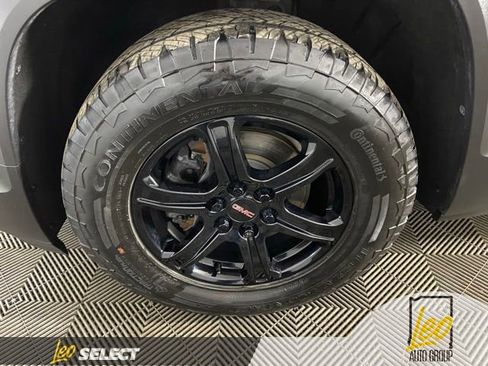 Used 2023 GMC Acadia AT4 w/ Technology Package AWD/4WD image 38