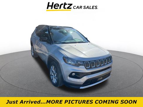 Used 2025 Jeep Compass Limited image 1